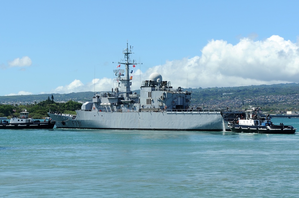 FS Prairial (F 731) gets underway for RIMPAC