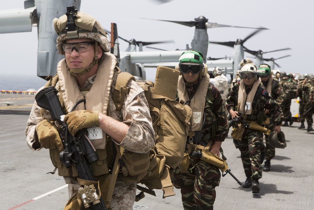 22nd MEU Marines and Moroccan forces launch from Wasp in Ospreys