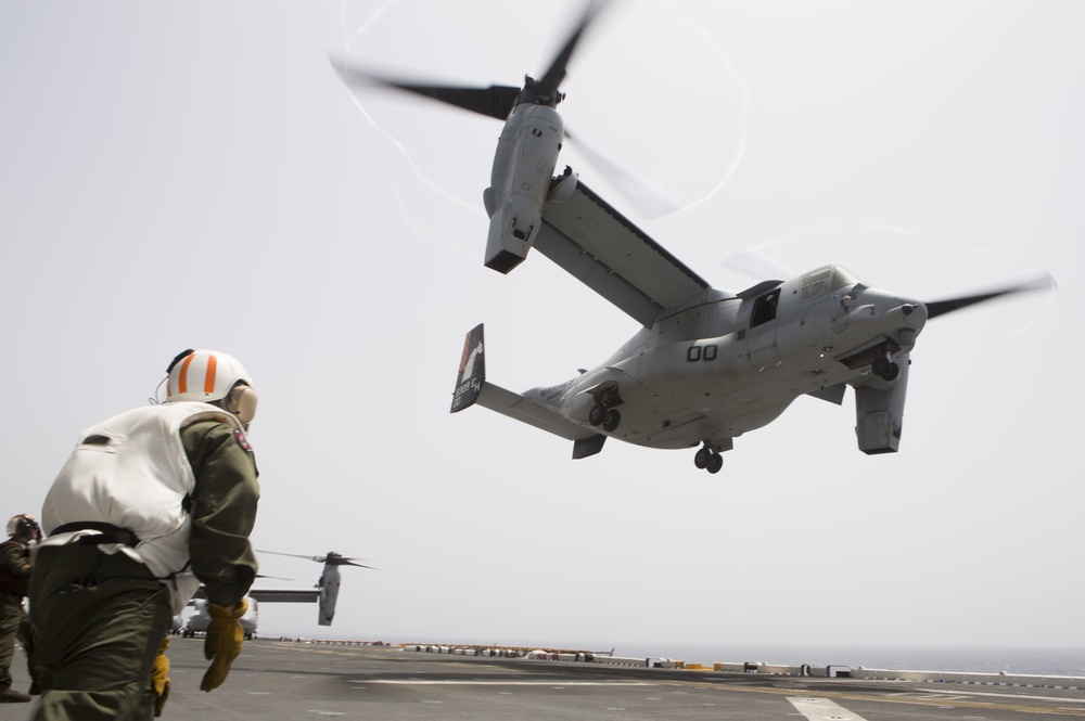 22nd MEU Marines and Moroccan forces launch from Wasp in Ospreys