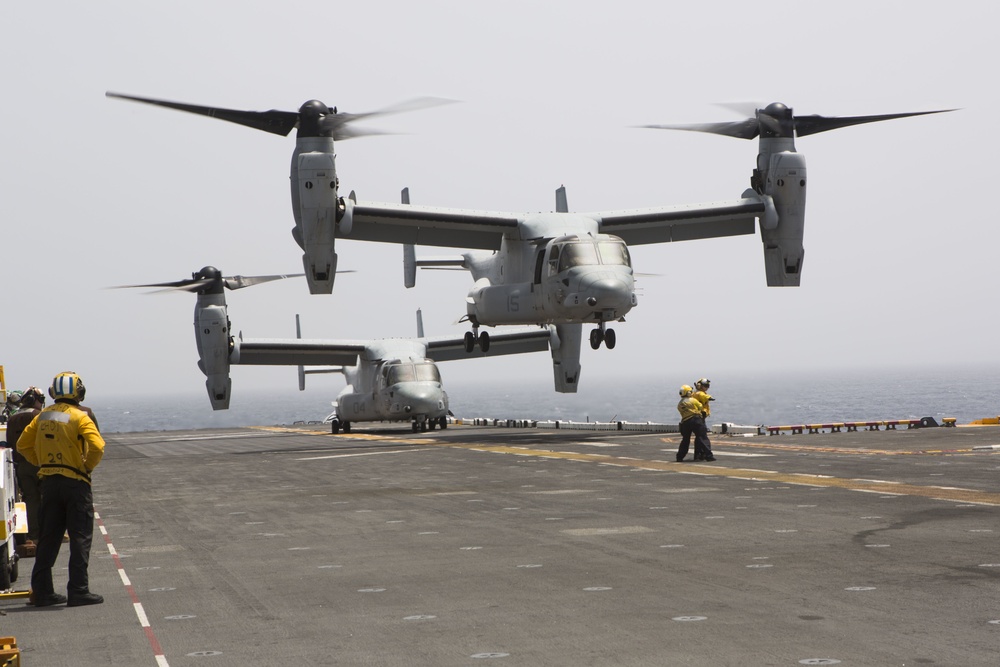 22nd MEU Marines and Moroccan forces launch from Wasp in Ospreys