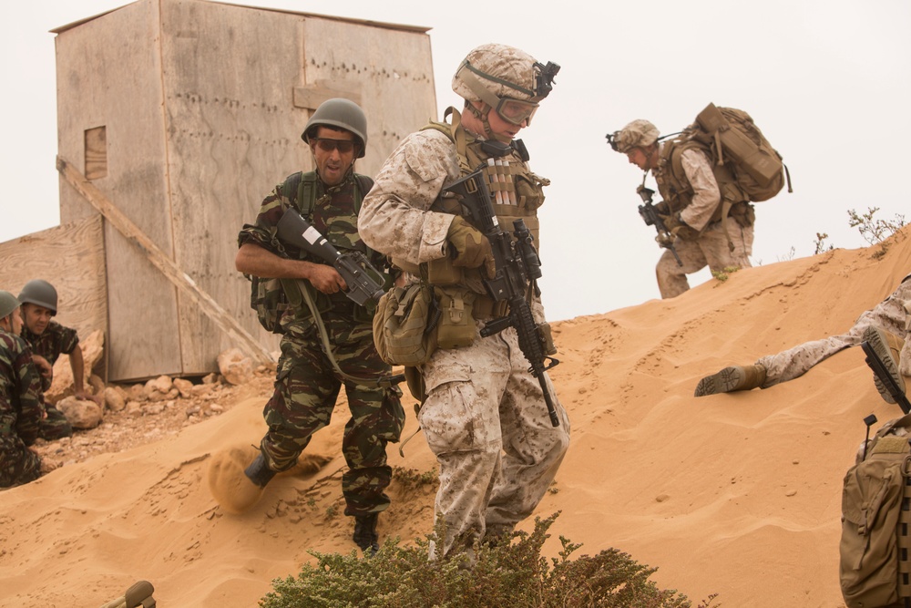 22nd MEU Marines and Moroccan Forces participate in African Sea Lion Training Exercise