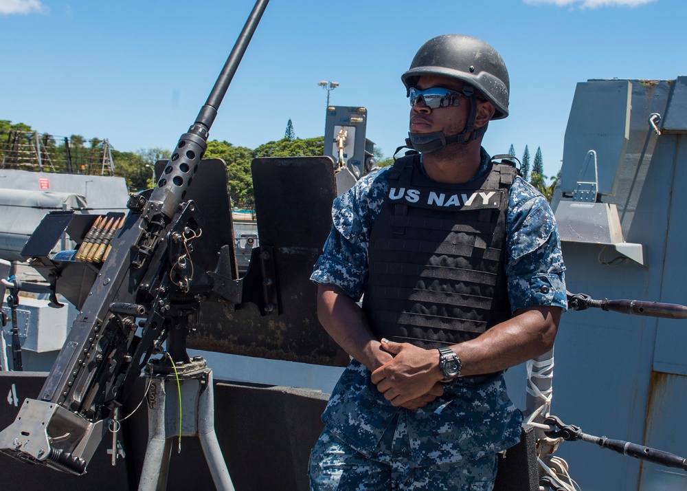 USS William P. Lawrence (DDG 110) conducts sea-and-anchor detail at RIMPAC