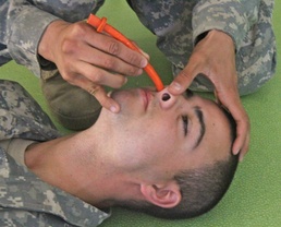 Soldiers in Estonia refresh their combat lifesaver skills