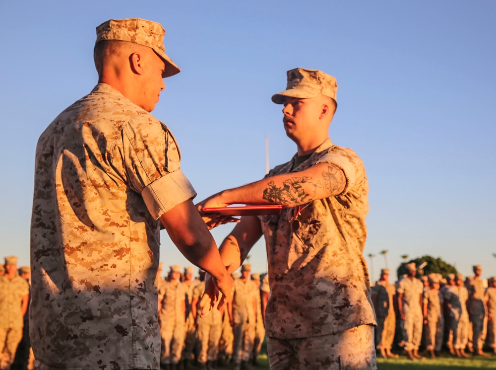 Marine receives Navy Marine Corps medal for heroism
