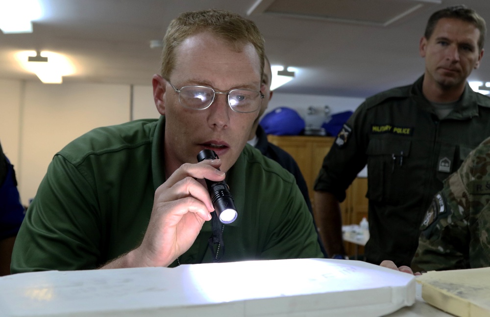 CSI Kosovo; deployed Soldiers learn forensic evidence collection