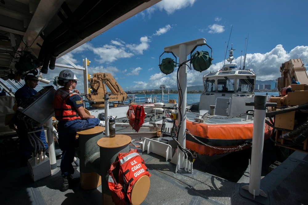 Coast Guard Cutter Stratton prepares to secure boat