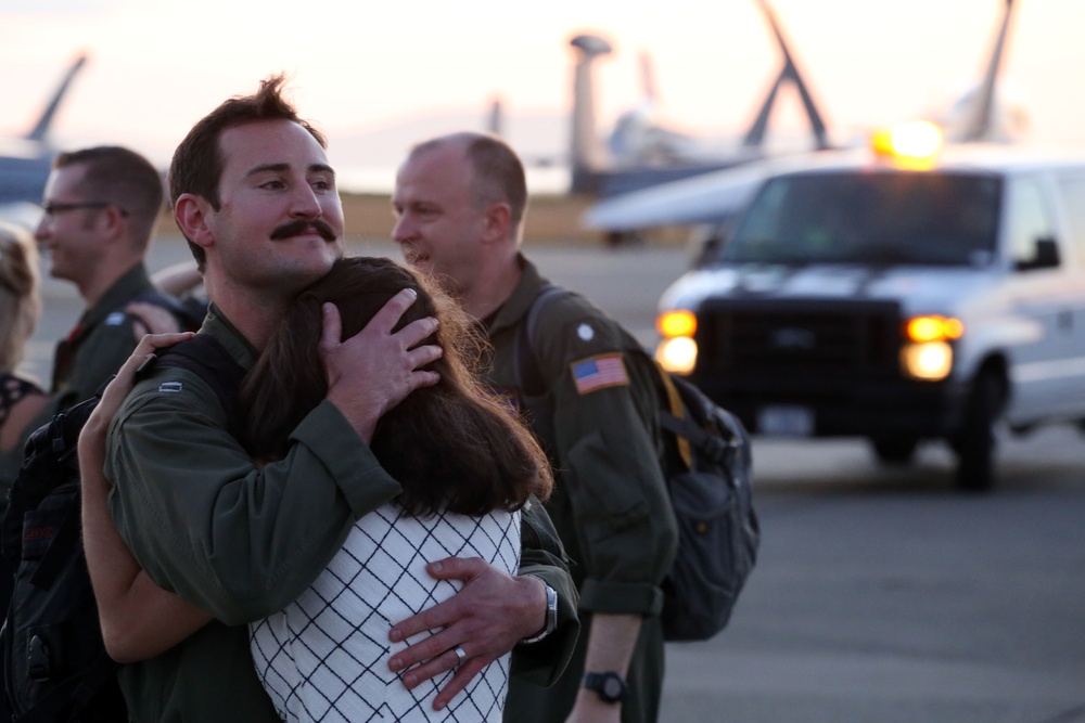 VAQ 140 returns home