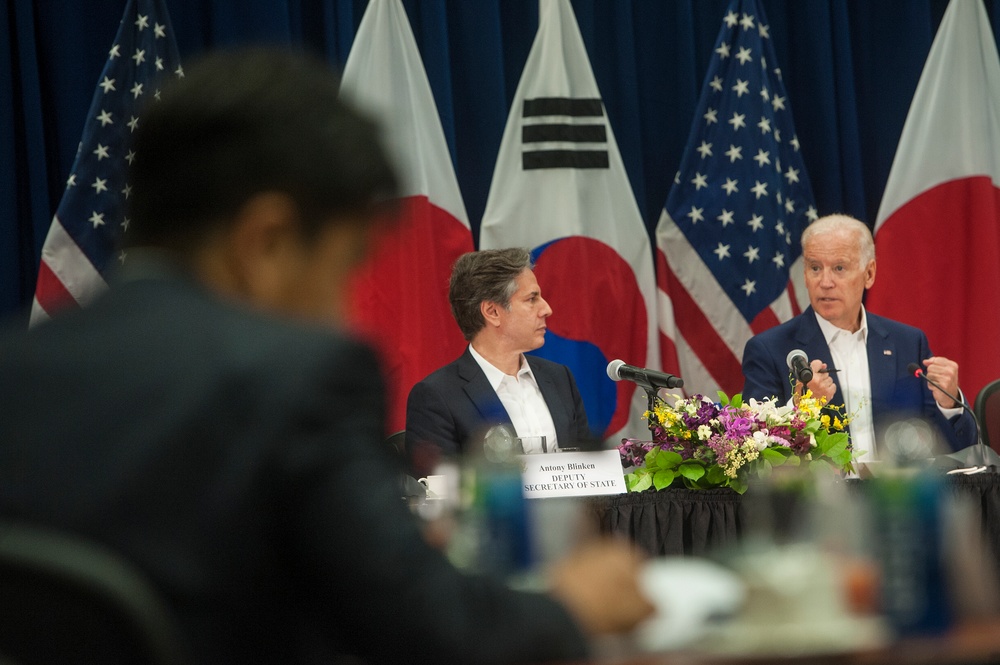 Vice President Biden visits APCSS during trilateral collaboration