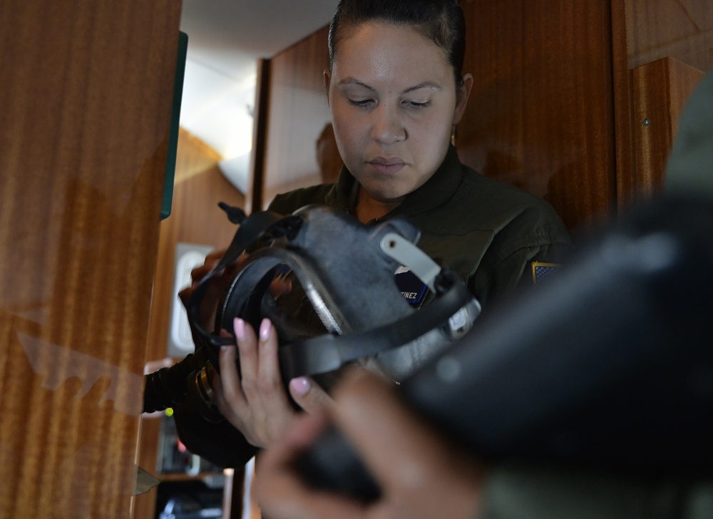 The High Life: USAF flight attendants serve our nation’s leaders