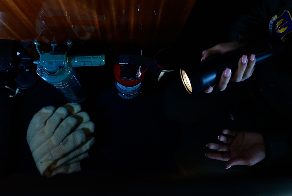 The High Life: USAF flight attendants serve our nation’s leaders