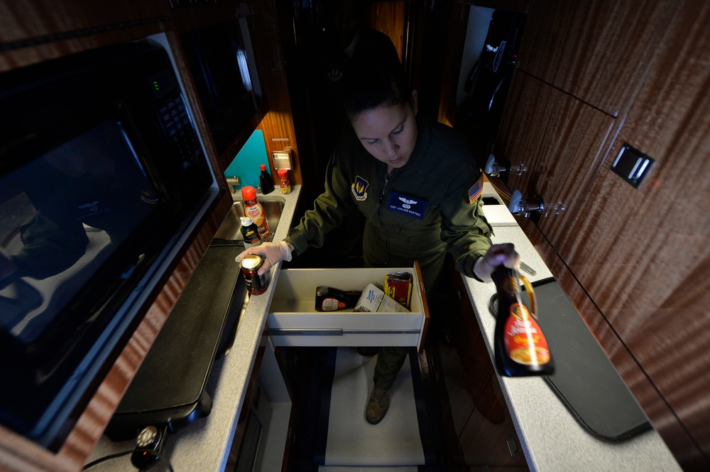The High Life: USAF flight attendants serve our nation’s leaders