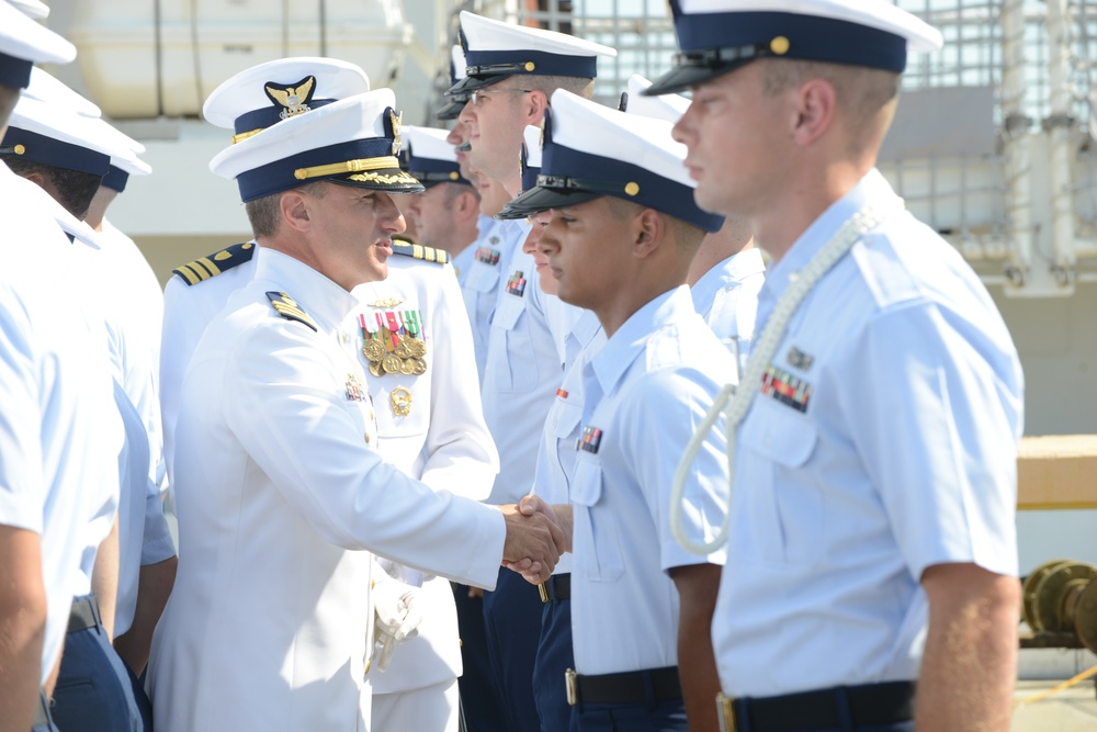 Coast Guard Cutter Valiant holds change of command