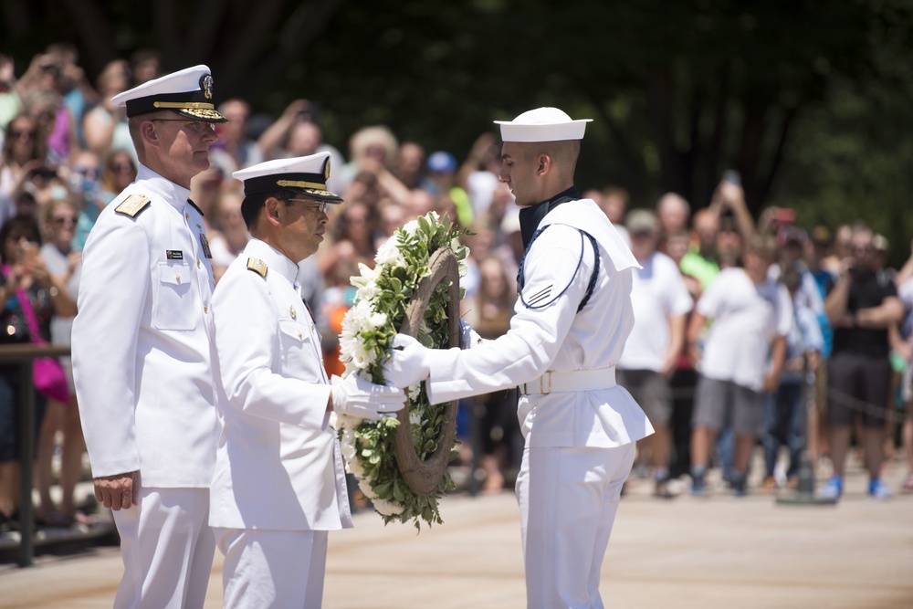 Japan Training Squadron commander lays a wreath at the Tomb of the Unknown Soldier in Arlington National Cemtery