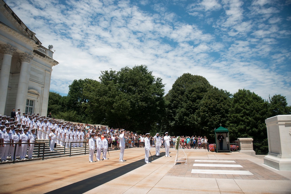 Japan Training Squadron commander lays a wreath at the Tomb of the Unknown Soldier in Arlington National Cemtery