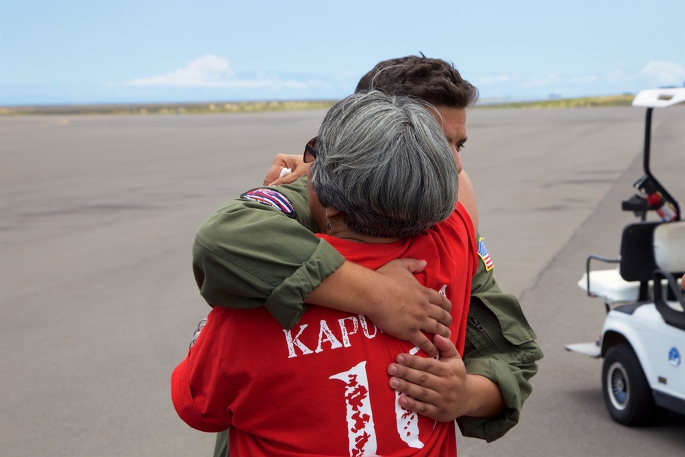 Responders rescue 2 pilots from downed small plane off Kona, Hawaii