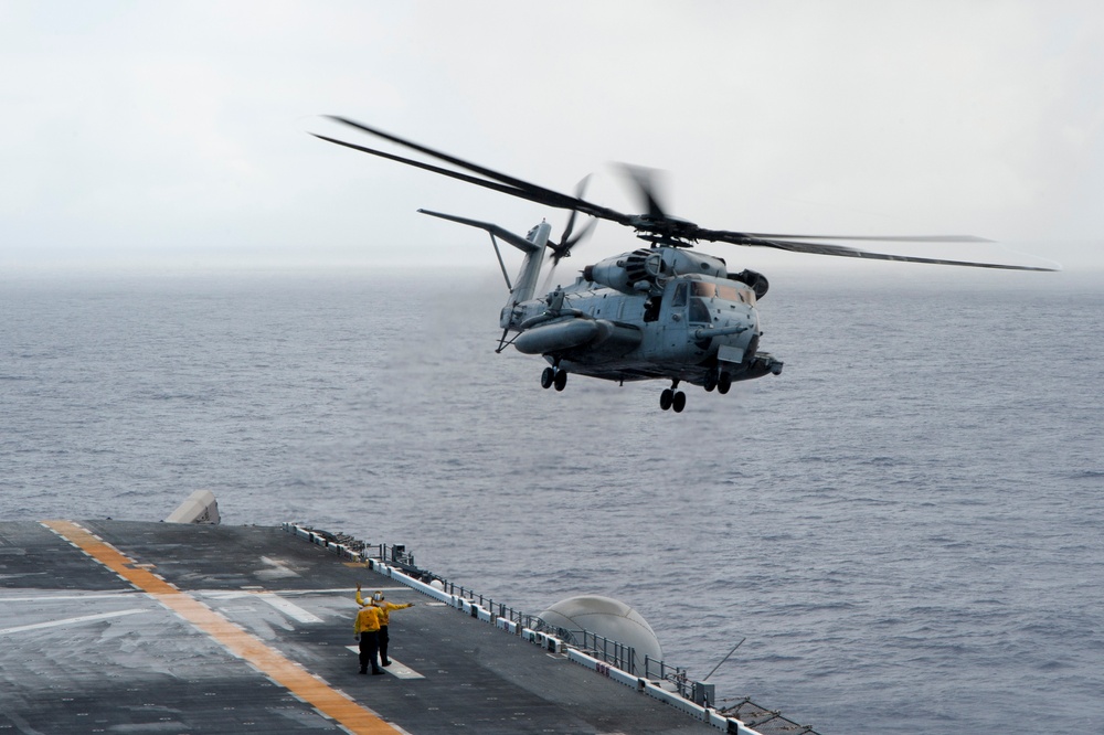 America Conducts Flight Ops during RIMPAC 16