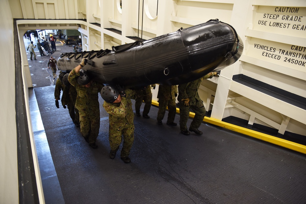 USS San Diego JMSDF Combat Rubber Raiding Craft ops RIMPAC 2016