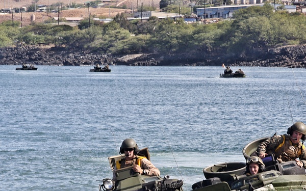 2/3 “Soldiers of the Sea” Come Ashore on Island of Hawaii