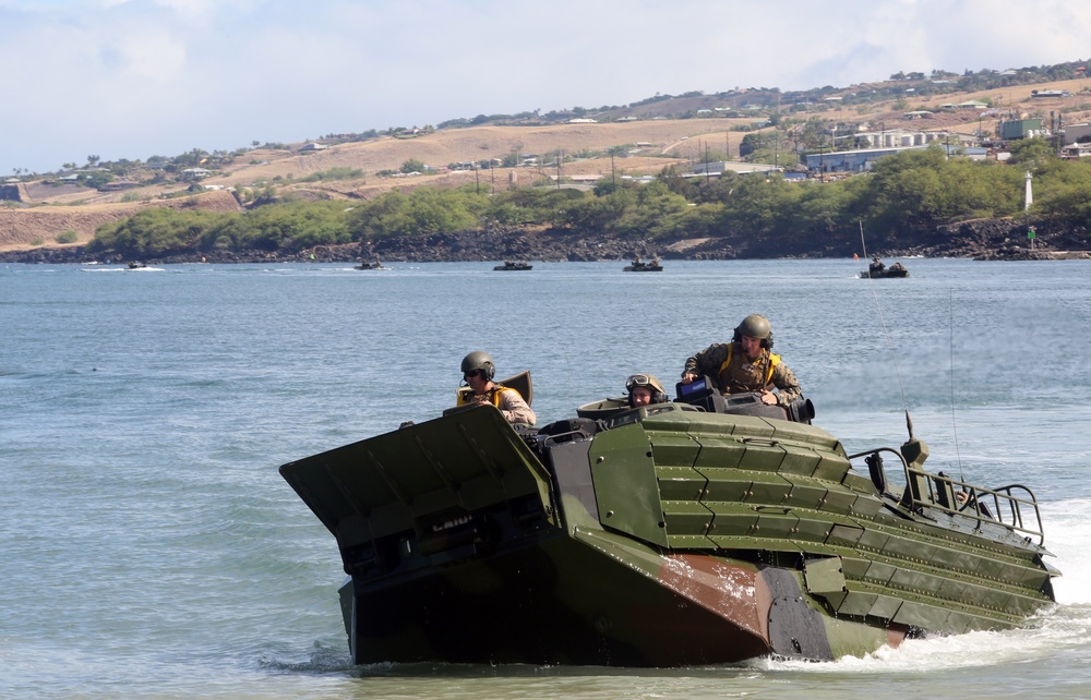 2/3 “Soldiers of the Sea” Come Ashore on Island of Hawaii