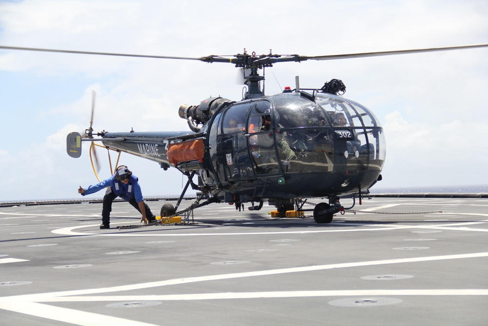 USS Coronado and FS Prairial conduct Maritime Exercises during RIMPAC 16