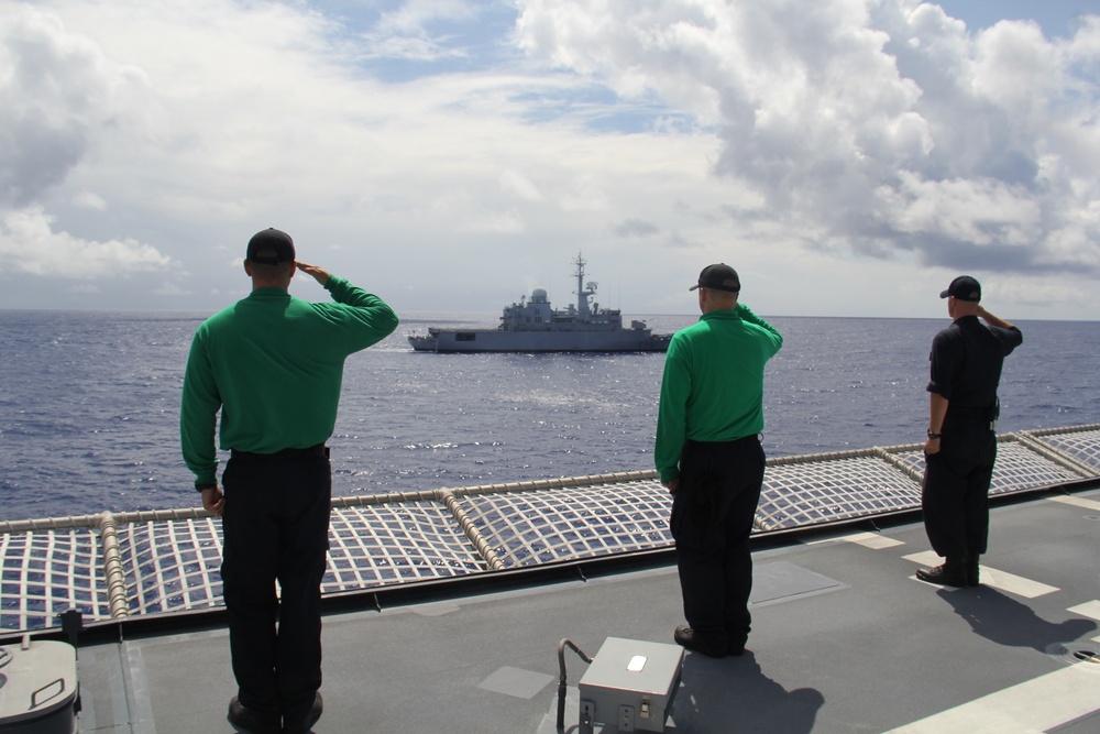 USS Coronado and FS Prairial conduct Maritime Exercises during RIMPAC 16