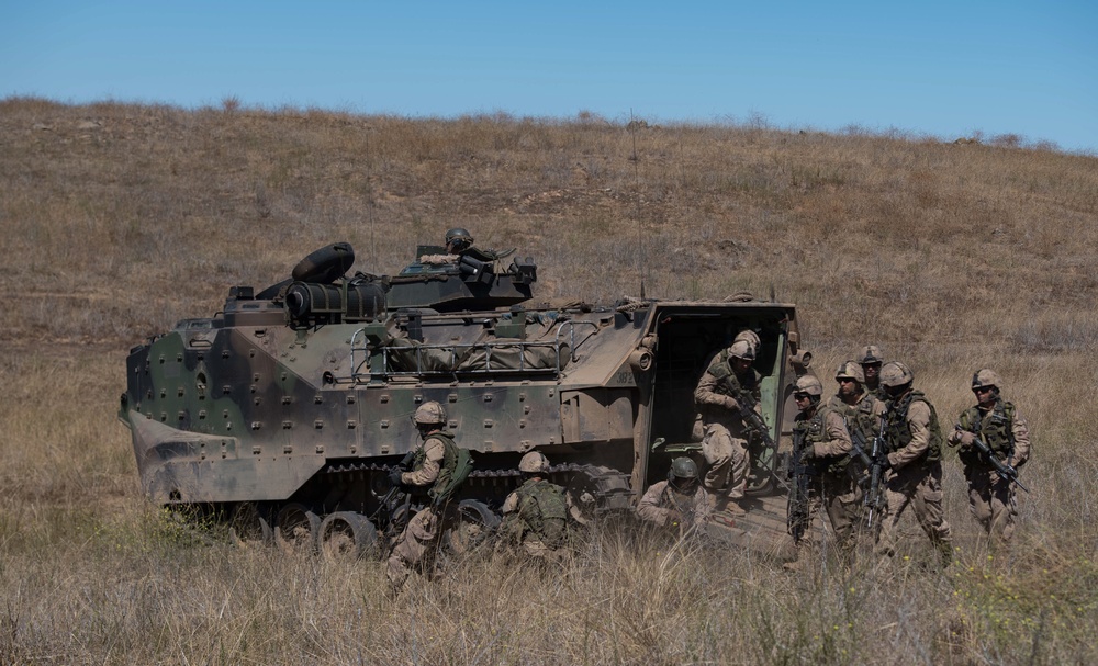 Canadian Army Soldiers, U.S. Marines Conduct Training During RIMPAC 16