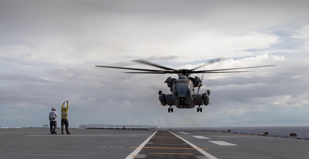 HMAS Canberra Flight Operations During RIMPAC 16