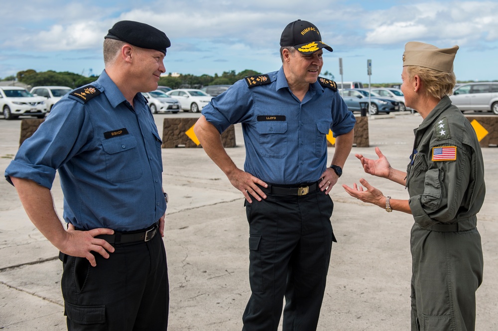 Commander of the Royal Canadian Navy Visits RIMPAC