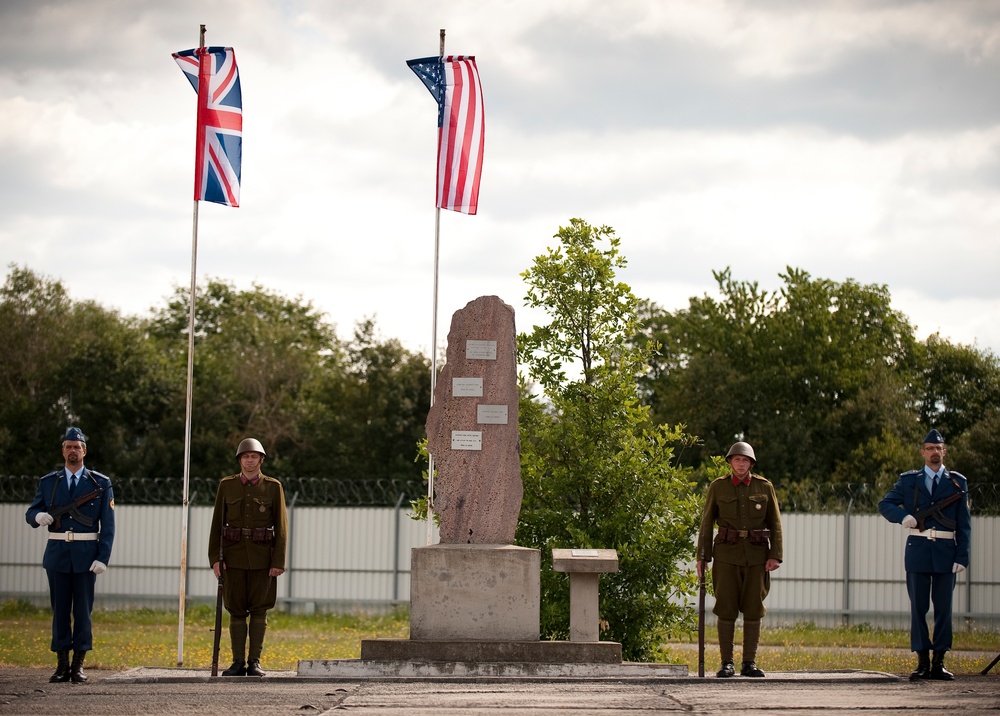 Slovak and US Armed Forces join together honoring war hero