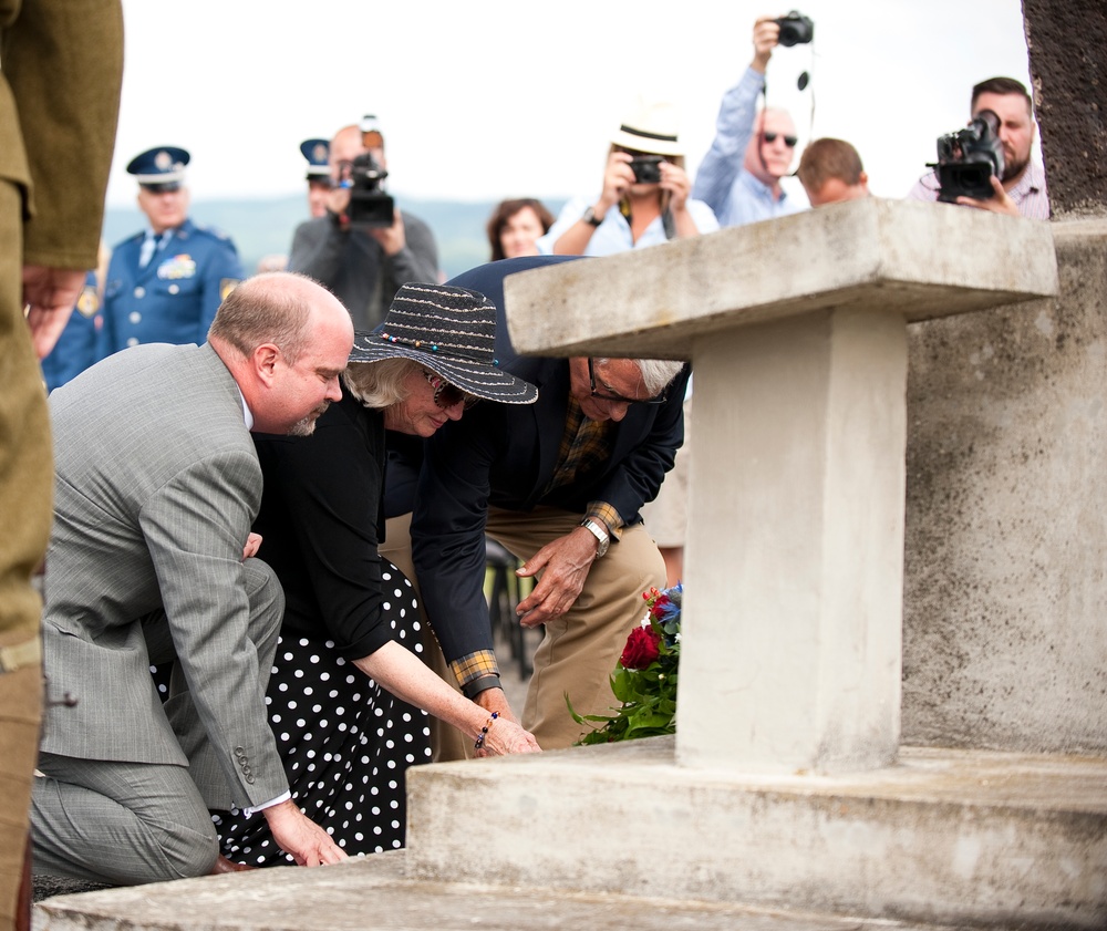 Slovak and US Armed Forces join together honoring war hero