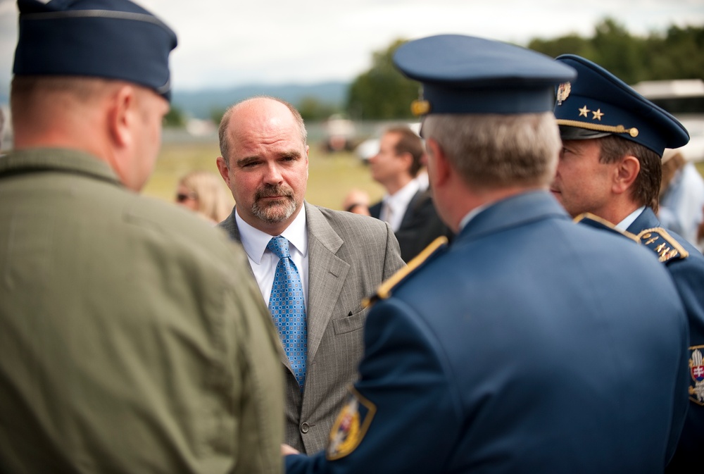 Slovak and US Armed Forces join together honoring war hero