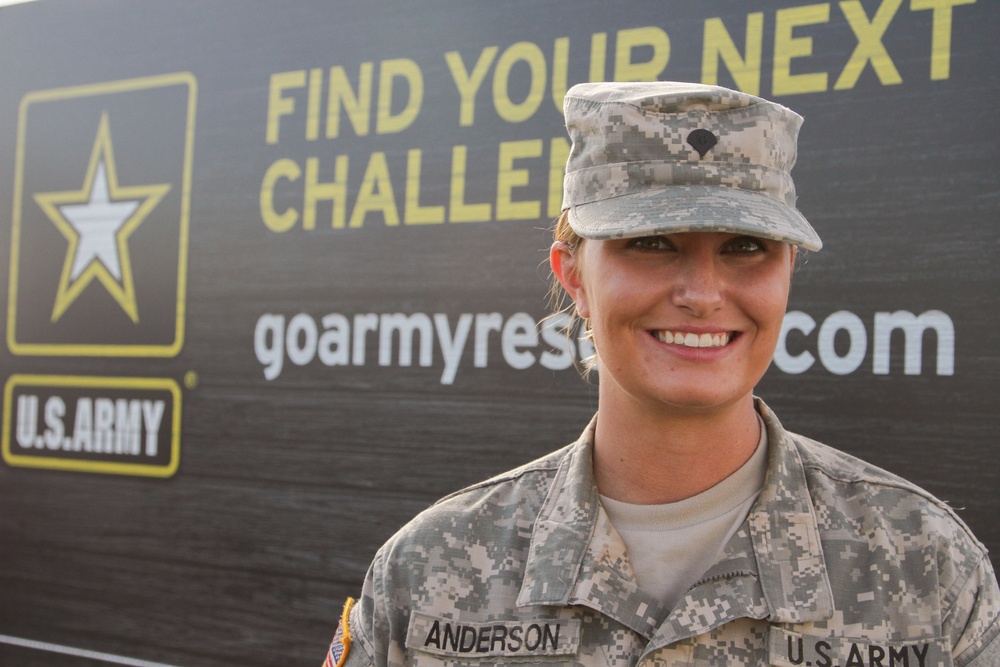 Army Reserve Soldiers Tackle Volunteering, Obstacles