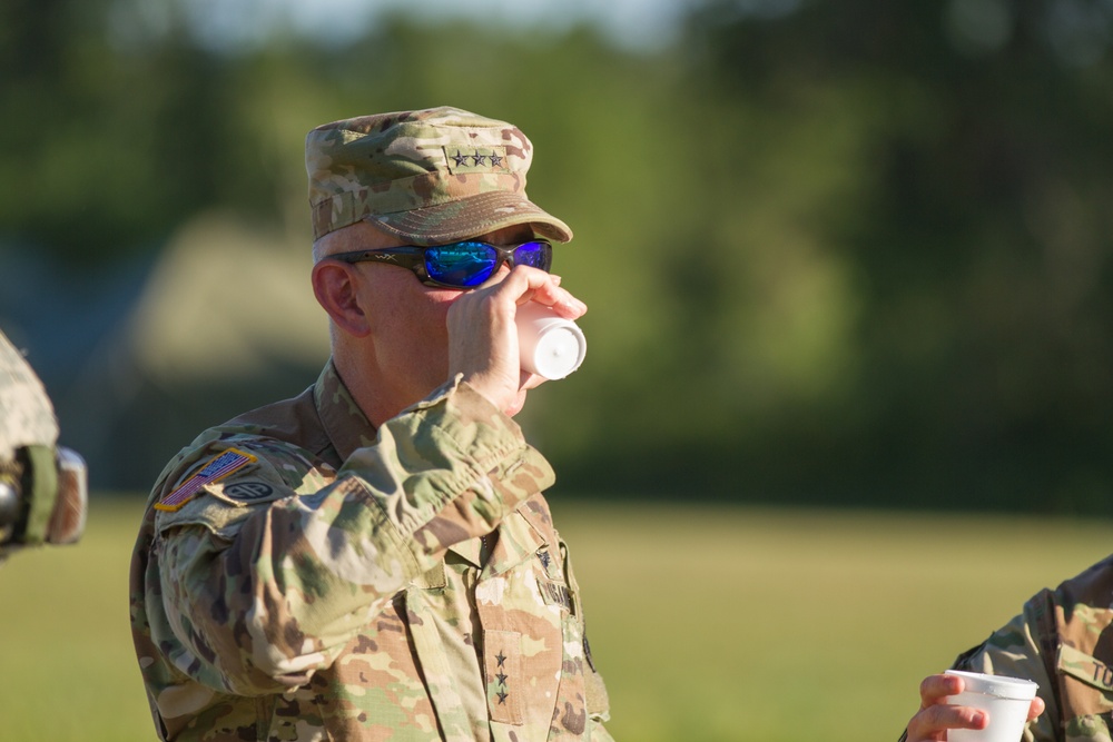 Lt. Gen. Charles Luckey visits WAREX 86-16-03