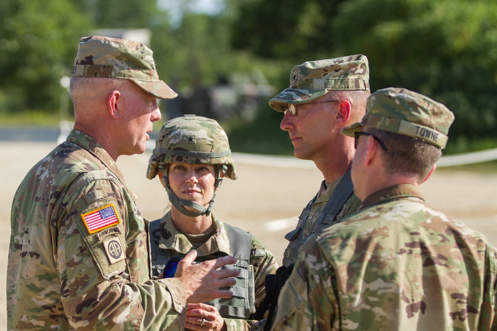 Lt. Gen. Charles Luckey visits WAREX 86-16-03