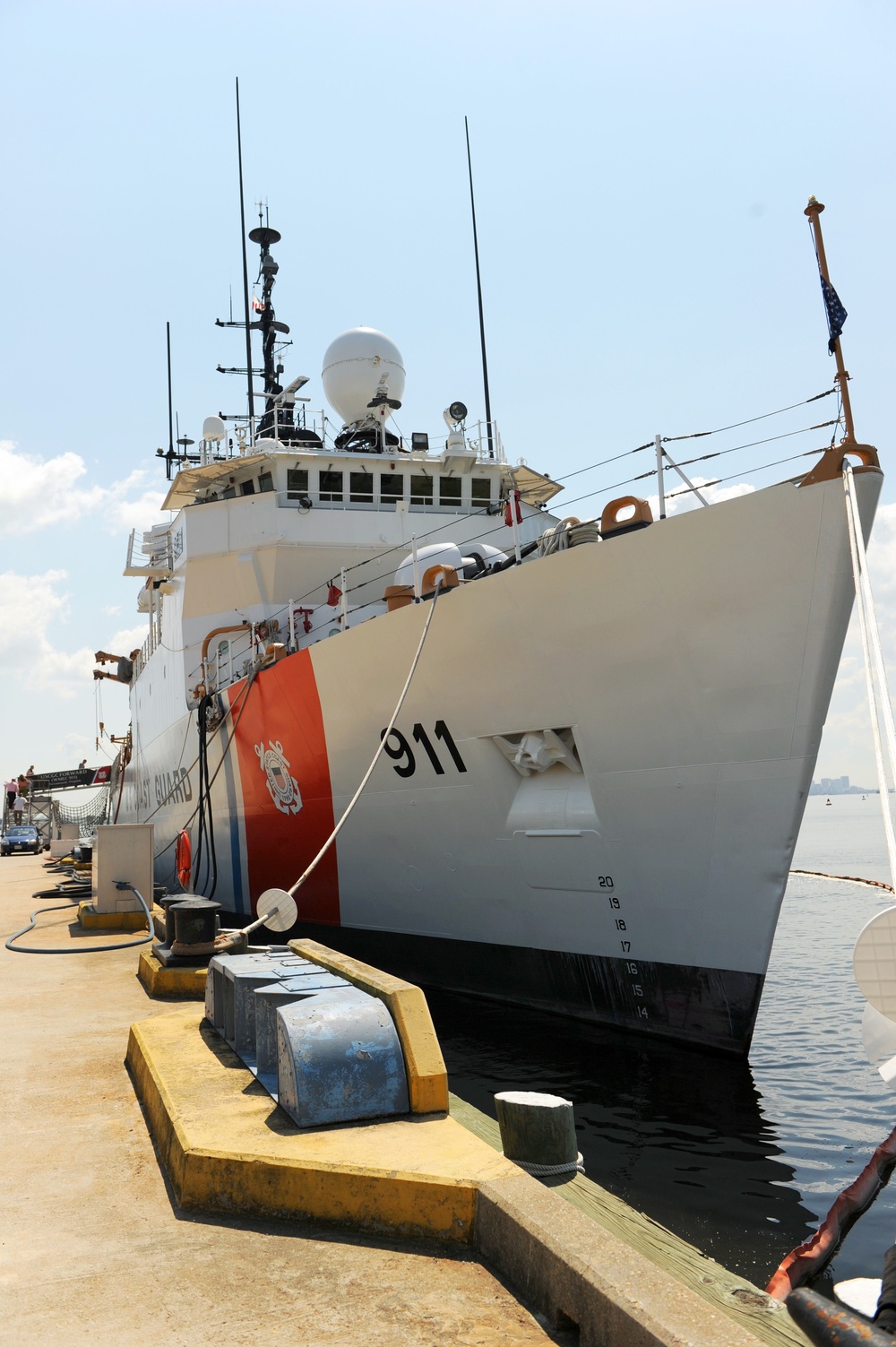 Coast Guard Cutter Forward holds change of command ceremony at Base Portsmouth, Virginia, July 21, 2016