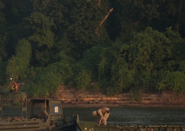 River Assault: Marines conduct joint engineer training