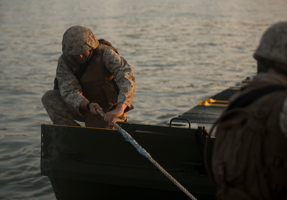 River Assault: Marines conduct joint engineer training