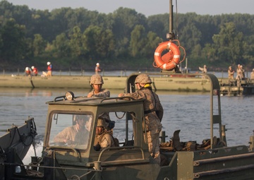 River Assault: Marines conduct joint engineer training