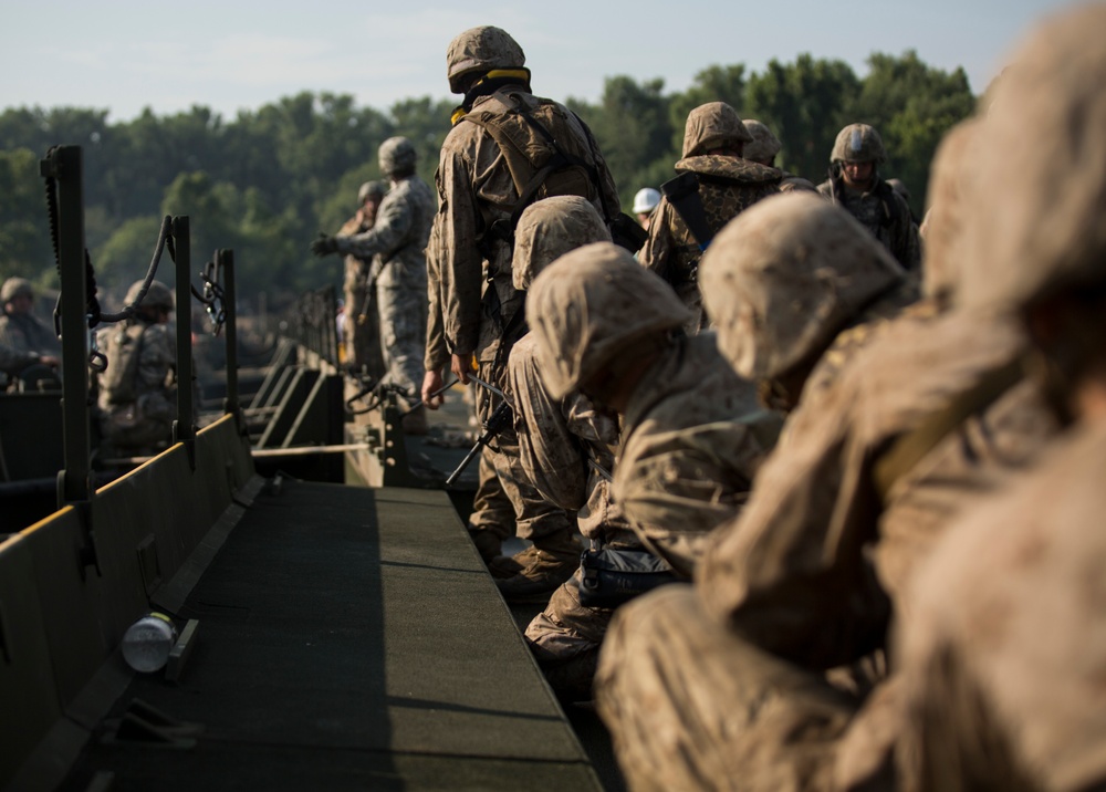River Assault: Marines conduct joint engineer training