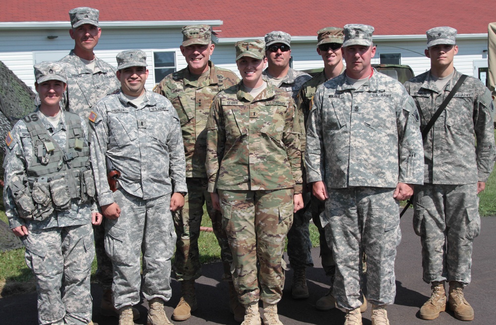 LTG Luckey visits units of the 76th Operational Response Command during Red Dragon