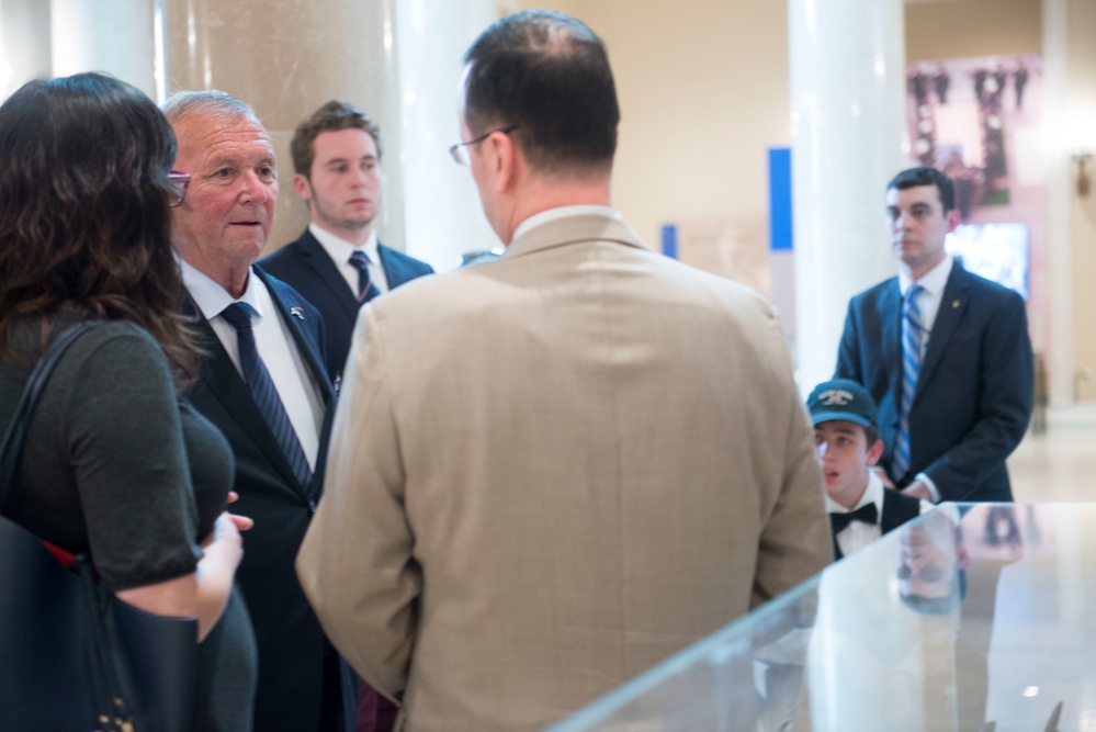 President of the Comité du Débarquement ("Landing Committee") and his family lay a wreath at the Tomb of the Unknown Soldier in Arlington National Cemetery