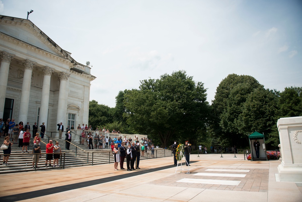 President of the Comité du Débarquement ("Landing Committee") and his family lay a wreath at the Tomb of the Unknown Soldier in Arlington National Cemetery