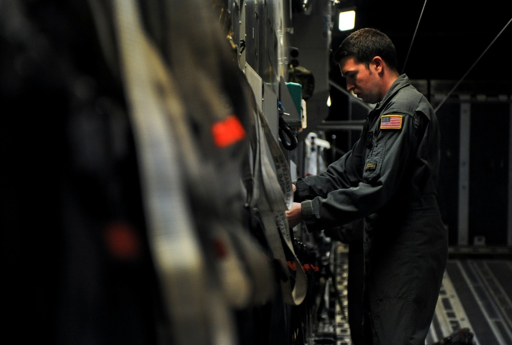 C-17 gains valuable training through integration at Red Flag 16-3