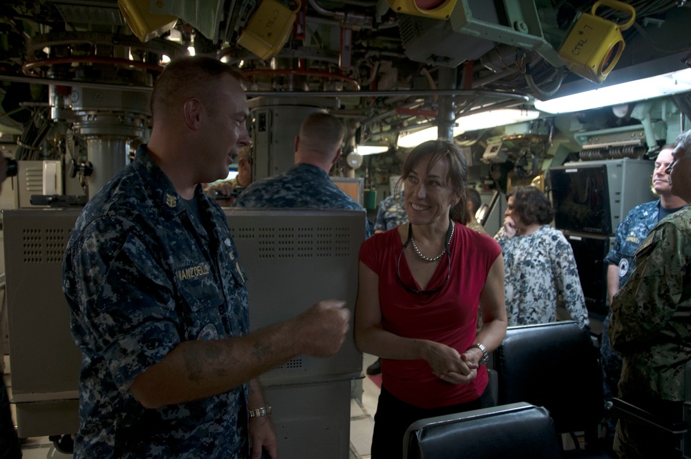 USS Chicago COB explains the dive controls to UNSECNAV during tour July 22