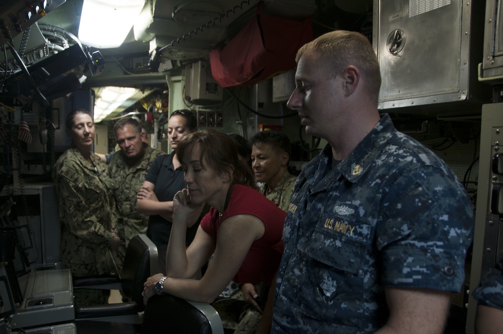 UNSECNAV listens to environmental sounds during USS Chicago (SSN 721) tour July 22