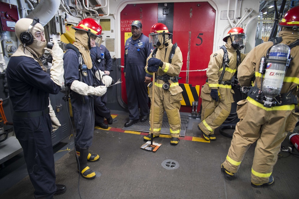 Sailors Train for Damage Control