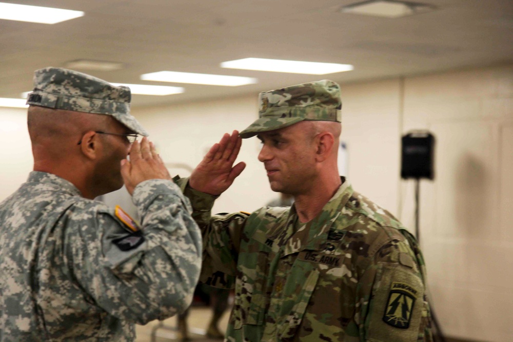 DVIDS - Images - Change of Command Ceremony [Image 16 of 19]