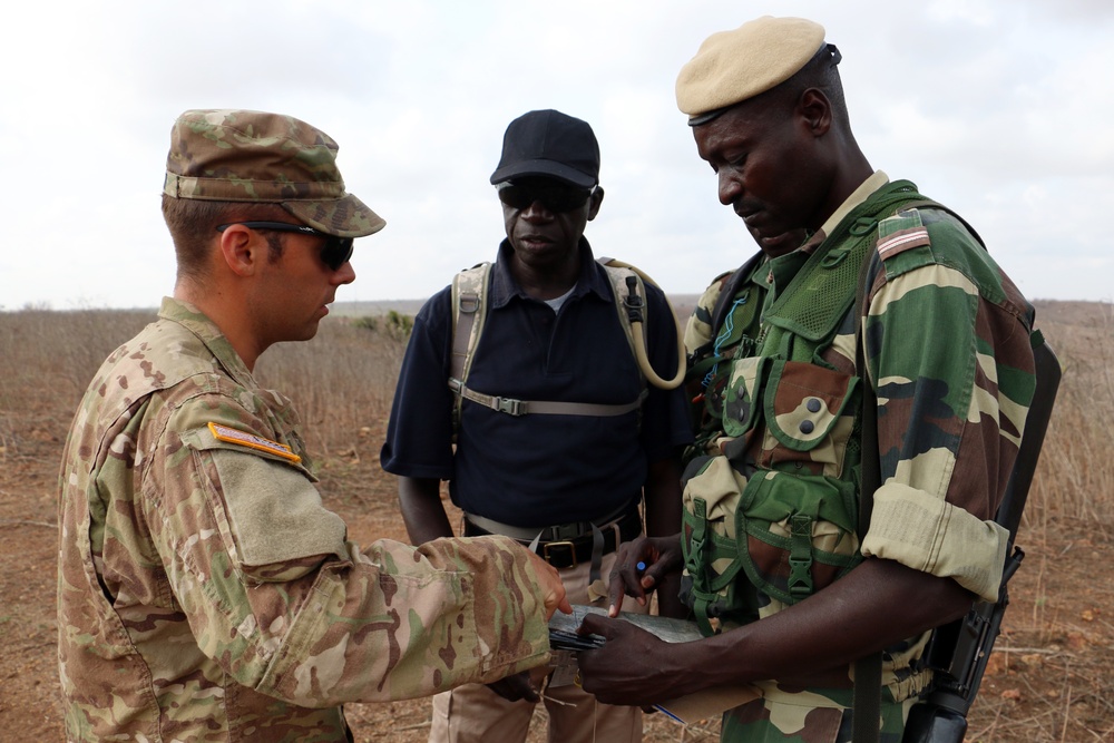 Senegalese, US Mortar Platoon of Africa Readiness Training 16