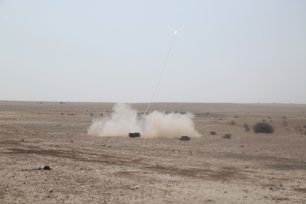 Iraqi army EOD techs learn about APOBS