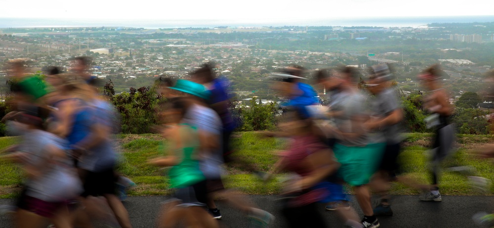 Runners hit trail during Camp Smith Grueler 5K